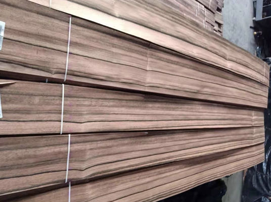 La finestrella di ebano a quarti di taglio la scelta migliore per i mobili