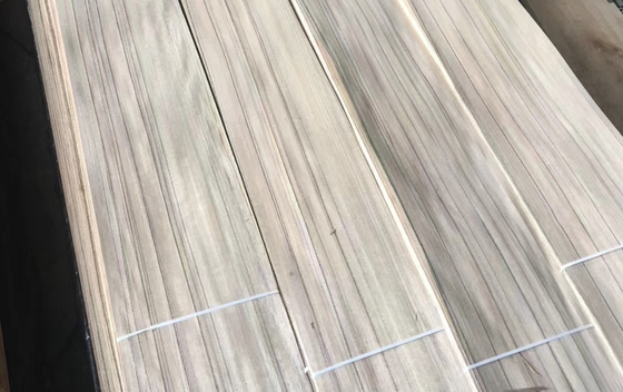 Papua Nuova Guinea Wainut Veneer di legno rotativo di taglio lunghezza 2.5m