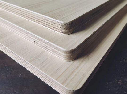 Taglio liscio e finitura segata in legno massello rivestimento multi strato compensato personalizzato